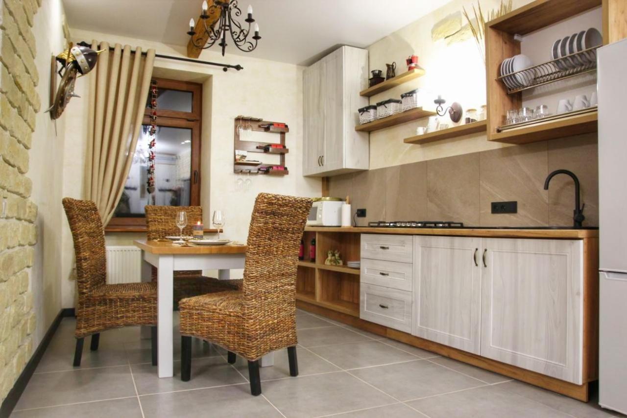 Гетьманські Палати , Старе Місто, 2 Спальні, Балкон-Тераса , 85 М Кв Kamenets-Podolsk Eksteriør bilde